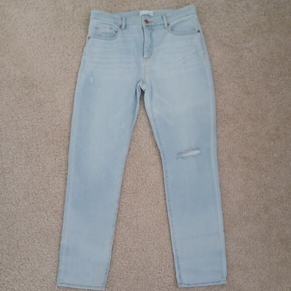 LOFT Girlfriend Mid-Rise Curvy Fit Jeans Light Indigo Size 29 - Picture 2 of 12